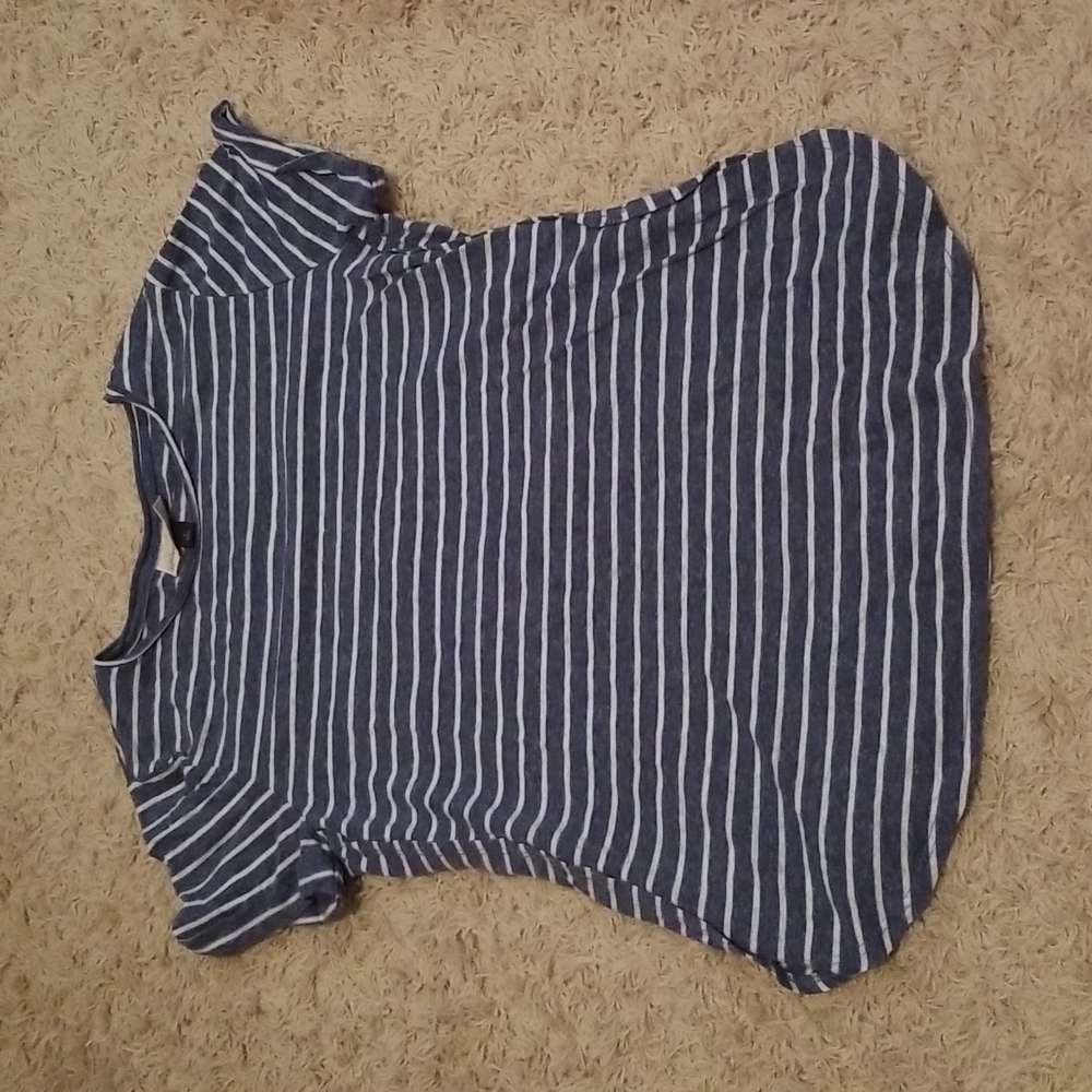 3/$20 🎉 Universal Thread striped tshirt
